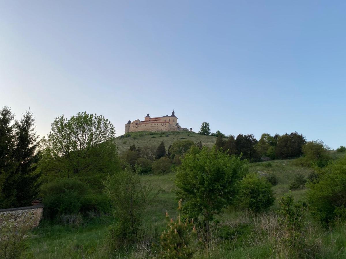 Andras Penzion Krásnohorské Podhradie Exteriör bild